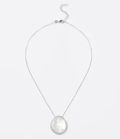Mother of Pearl Oval Pendant Necklace