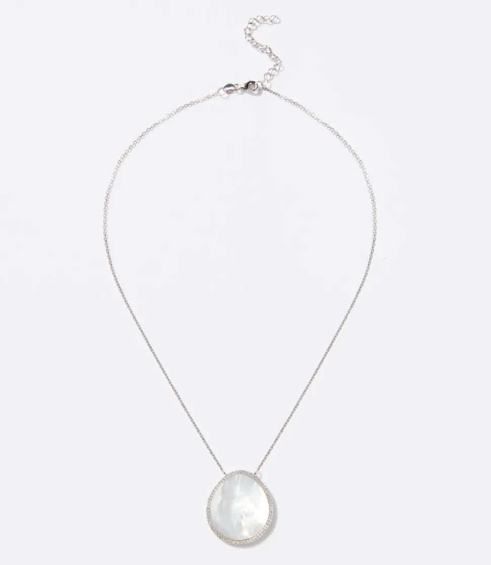 Mother of Pearl Oval Pendant Necklace