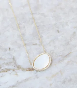 Mother of Pearl Pendant Necklace